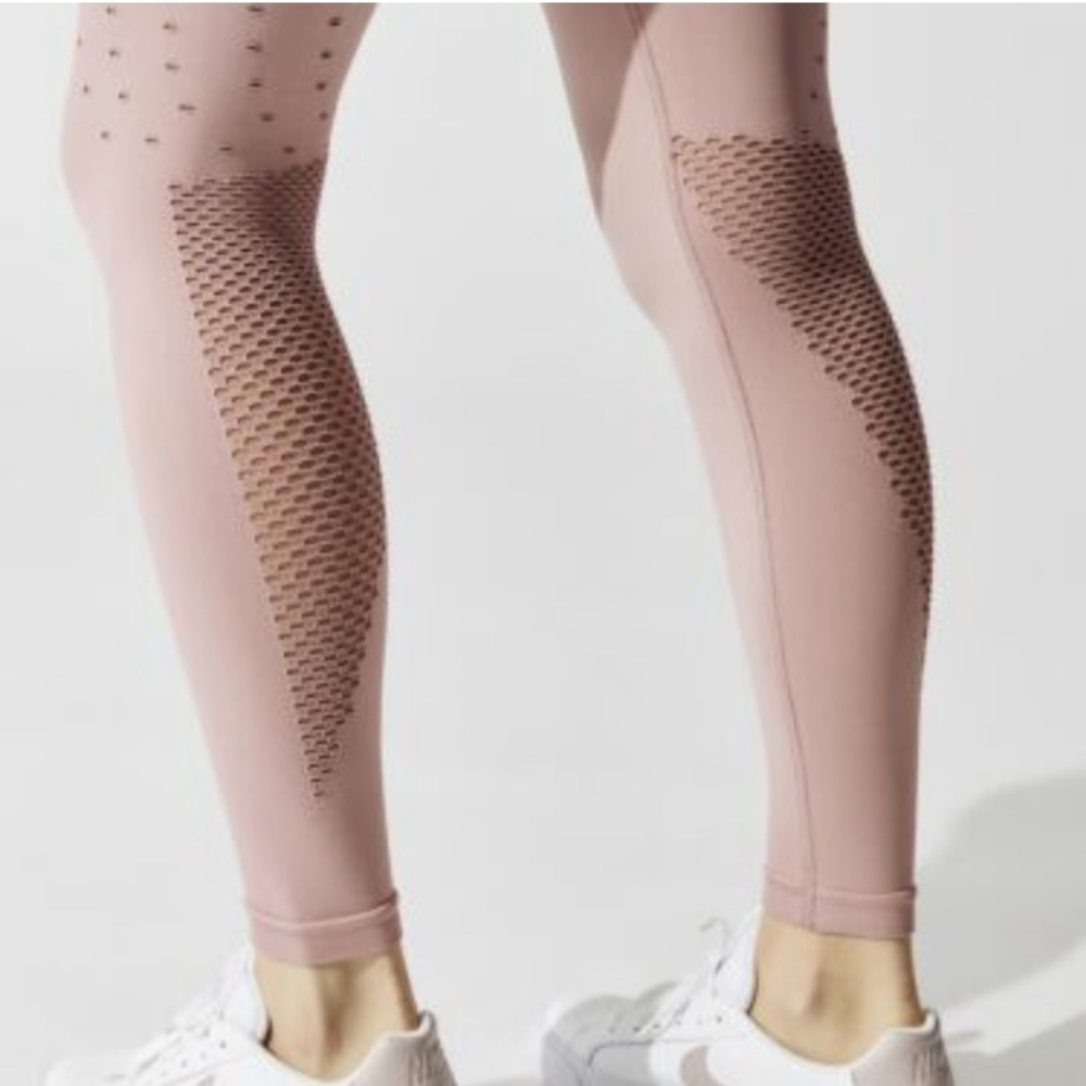 Varley Becky Mesh Tight in Pale Mauve - Picture 3 of 8